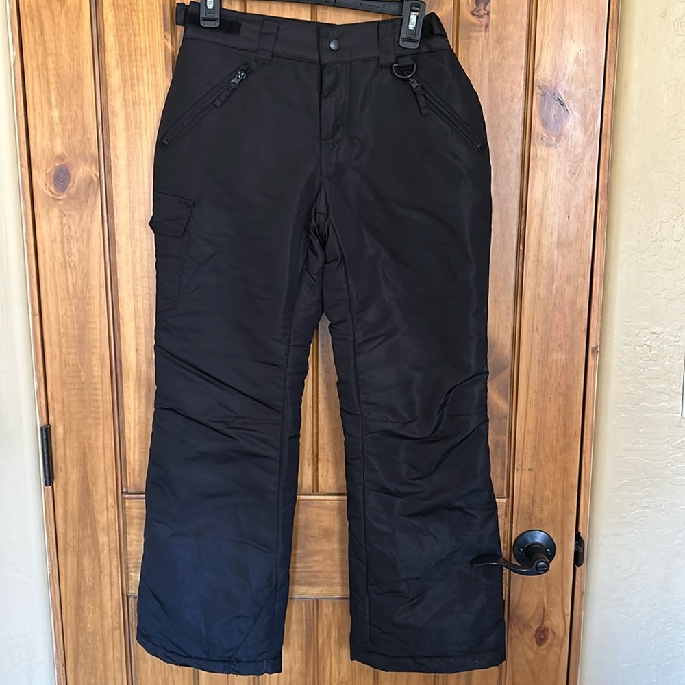 Like new - thick youth snow pants. Never been worn!
